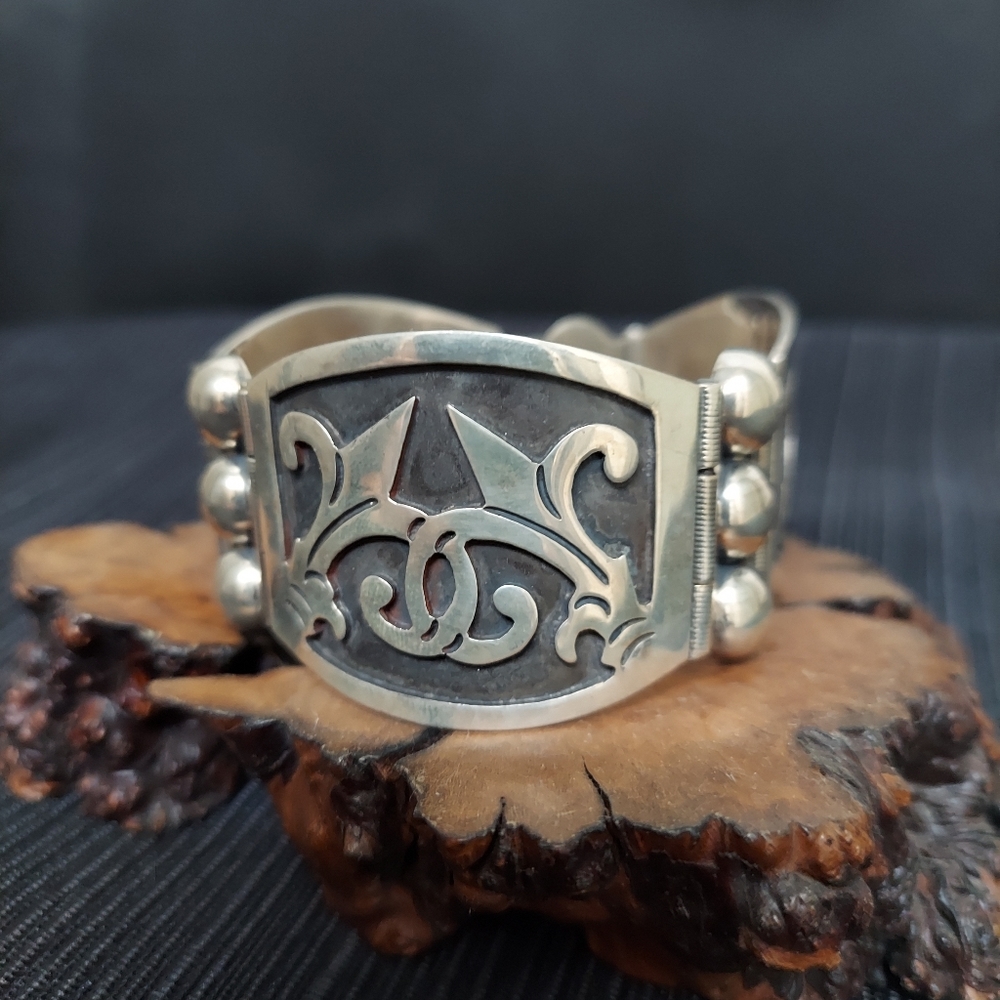 VINTAGE Handmade Sterling Silver Bracelet